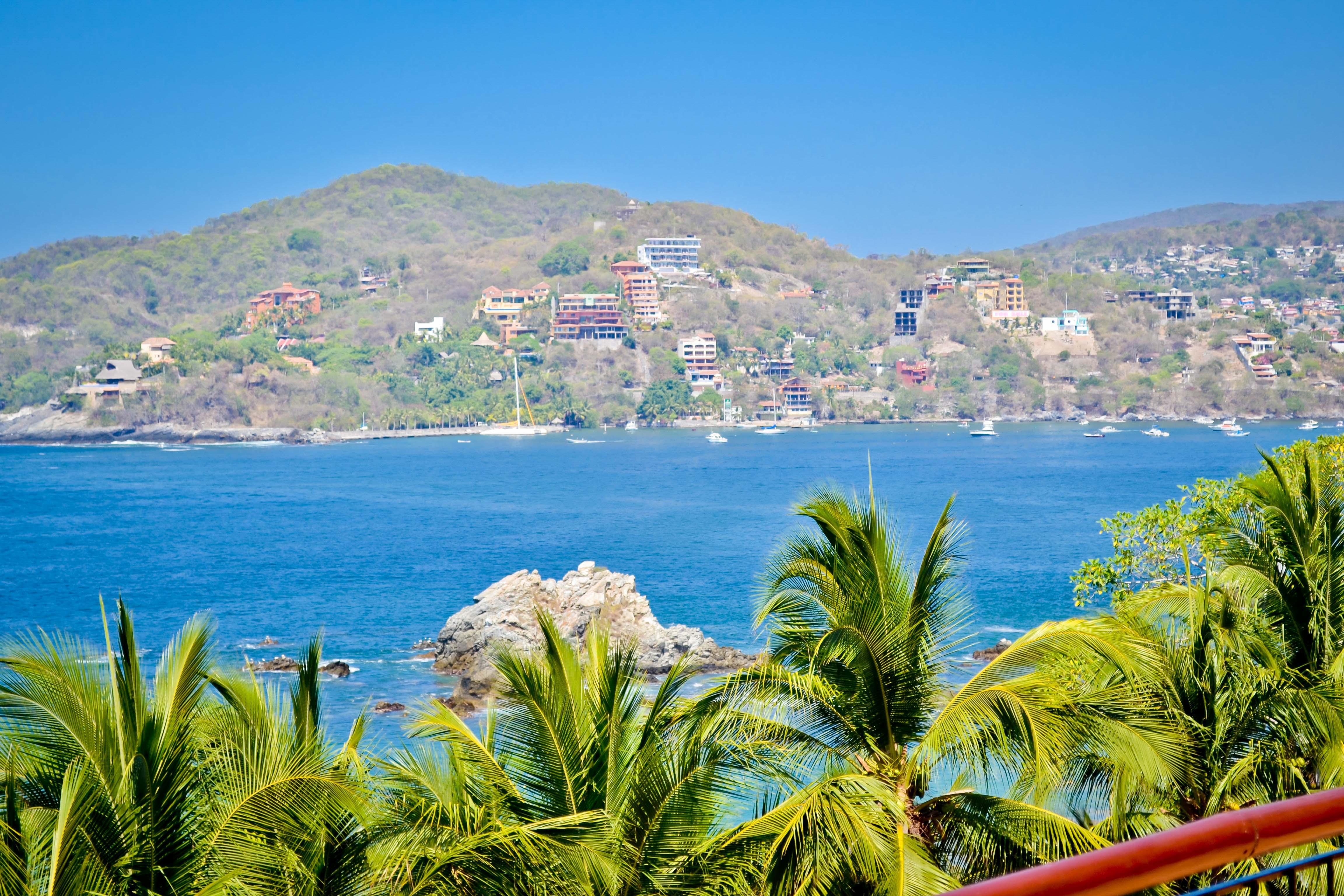 Hotel Catalina Beach Resort Сиуатанехо Экстерьер фото
