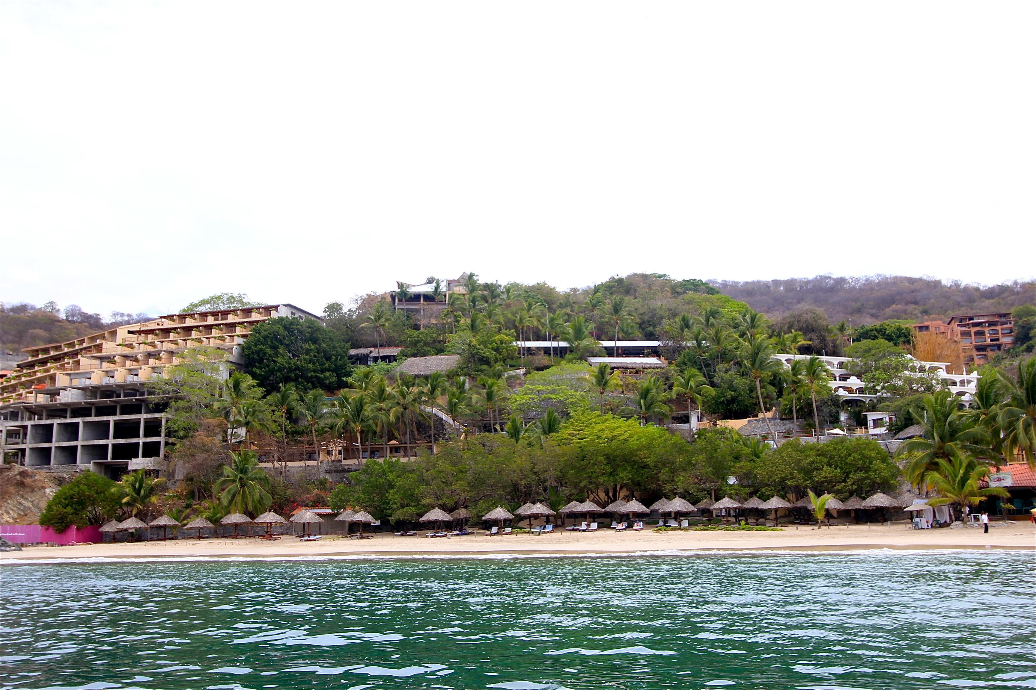 Hotel Catalina Beach Resort Сиуатанехо Экстерьер фото