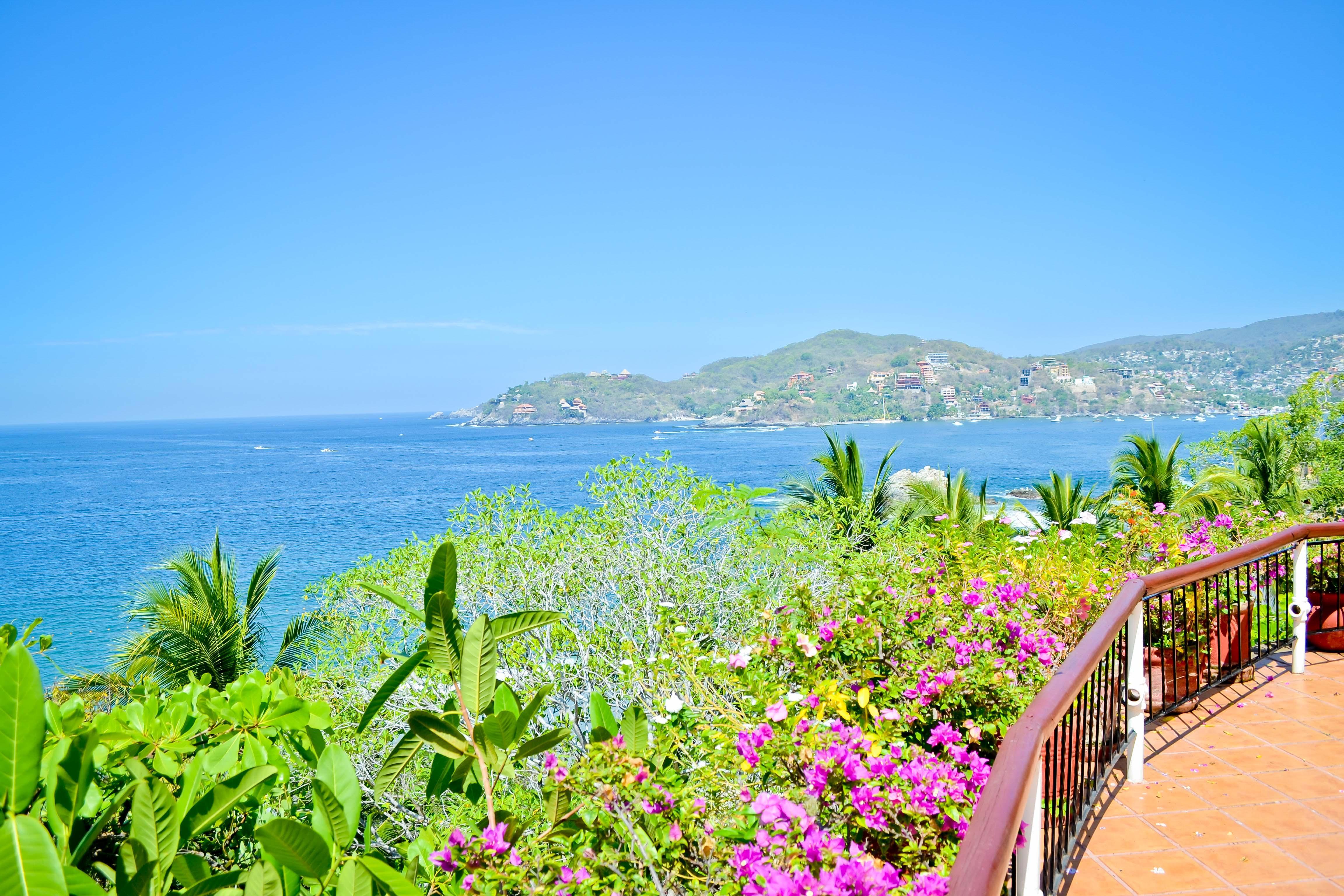 Hotel Catalina Beach Resort Сиуатанехо Экстерьер фото