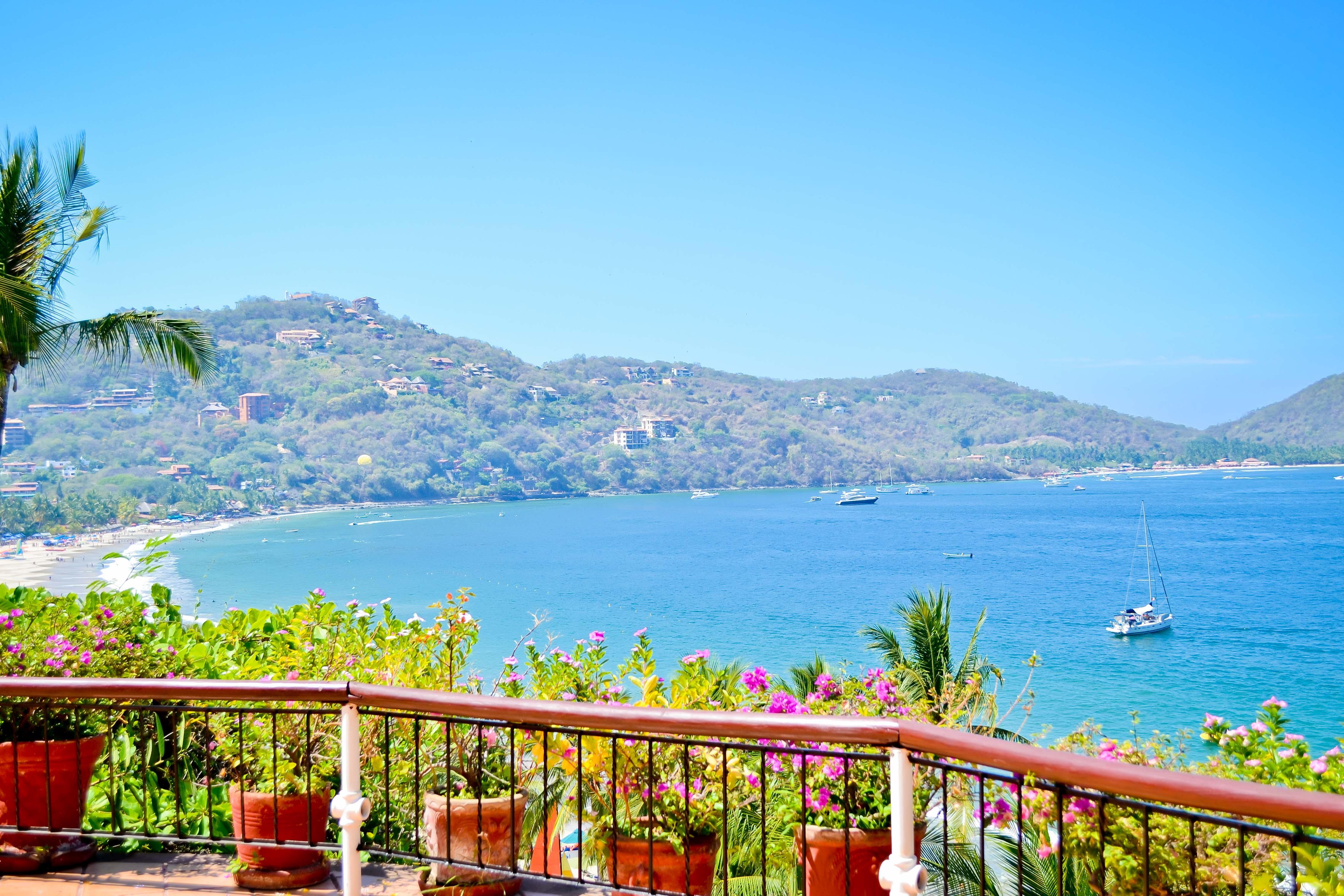 Hotel Catalina Beach Resort Сиуатанехо Экстерьер фото