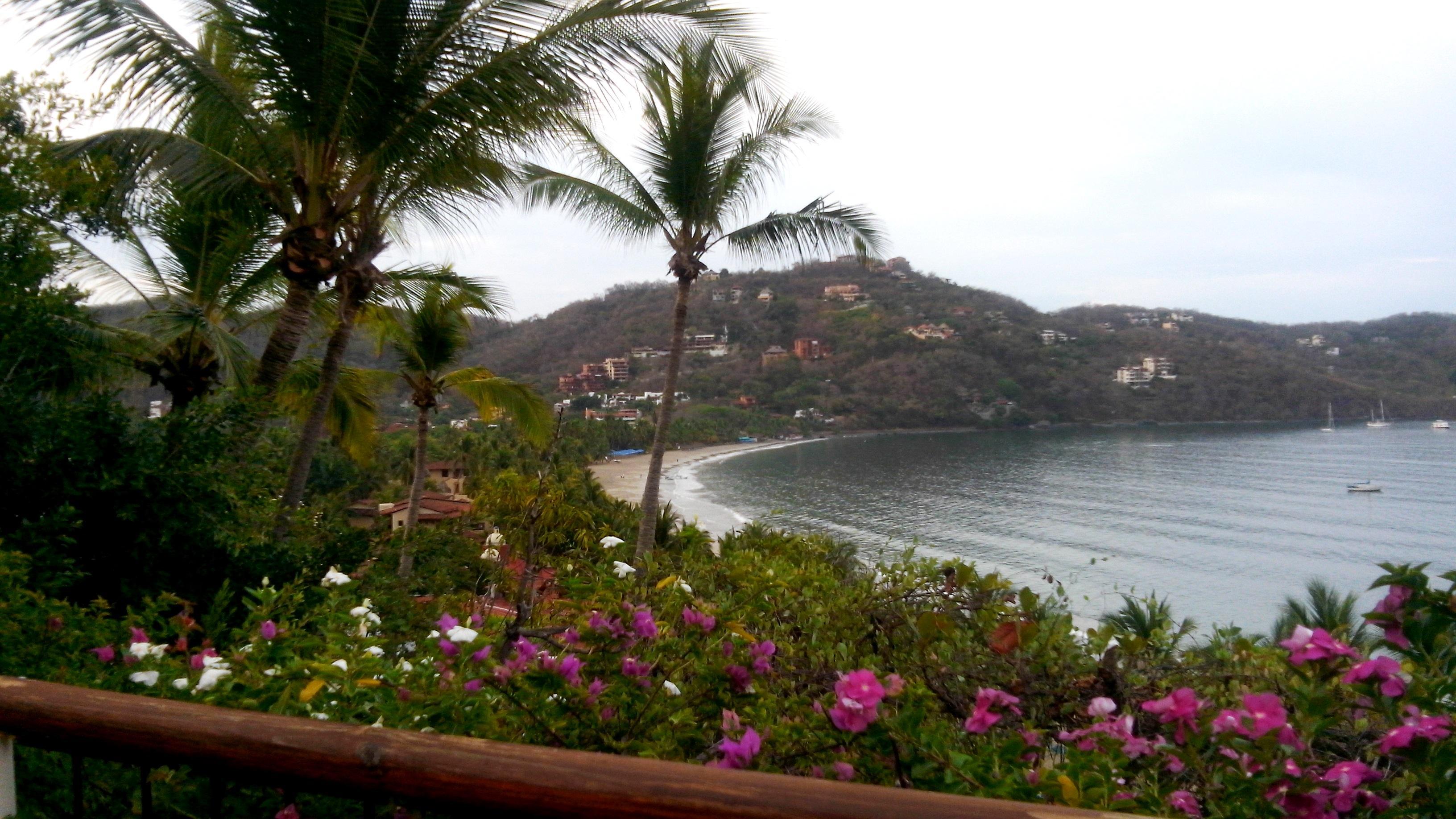 Hotel Catalina Beach Resort Сиуатанехо Экстерьер фото