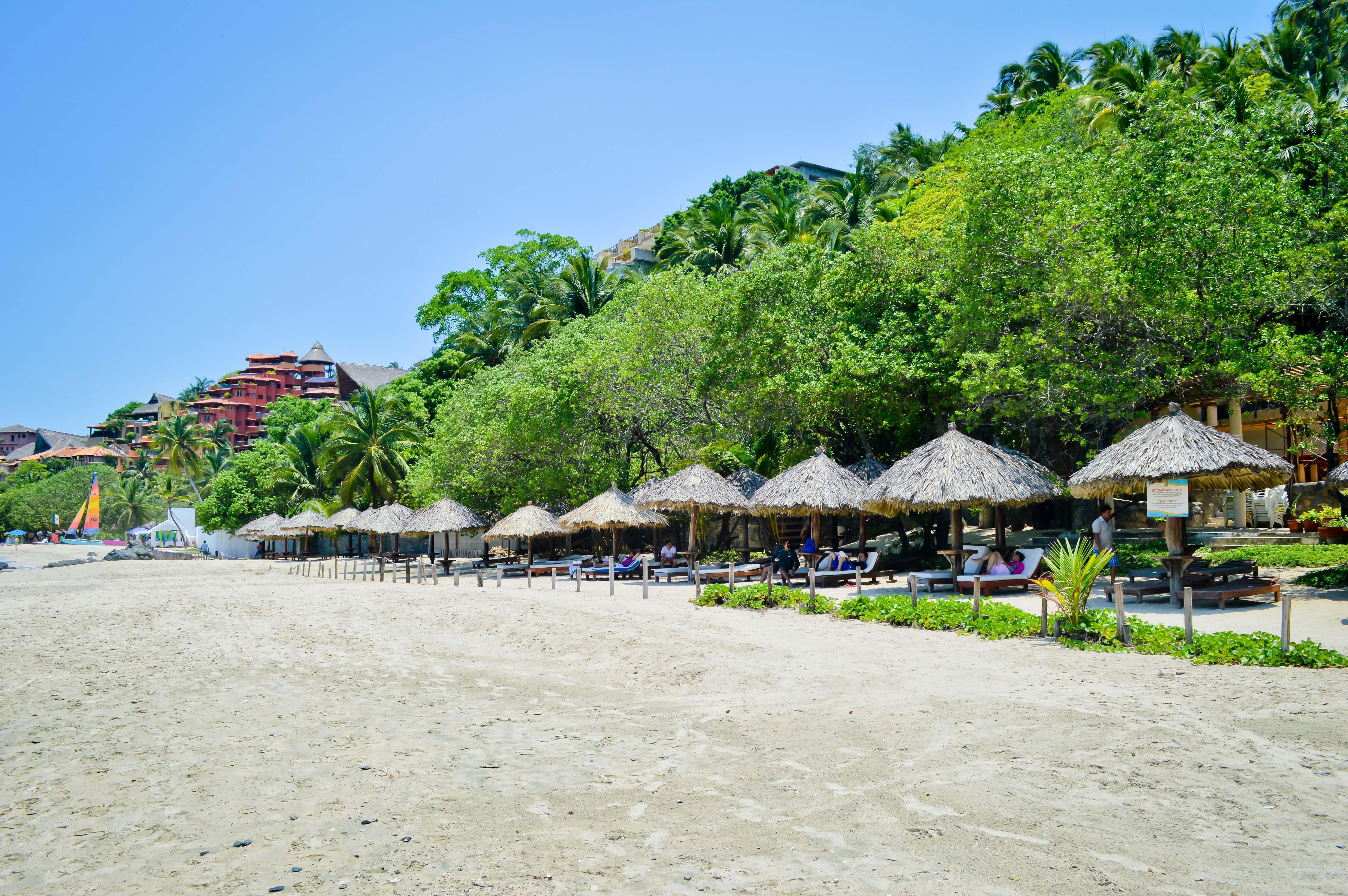 Hotel Catalina Beach Resort Сиуатанехо Экстерьер фото