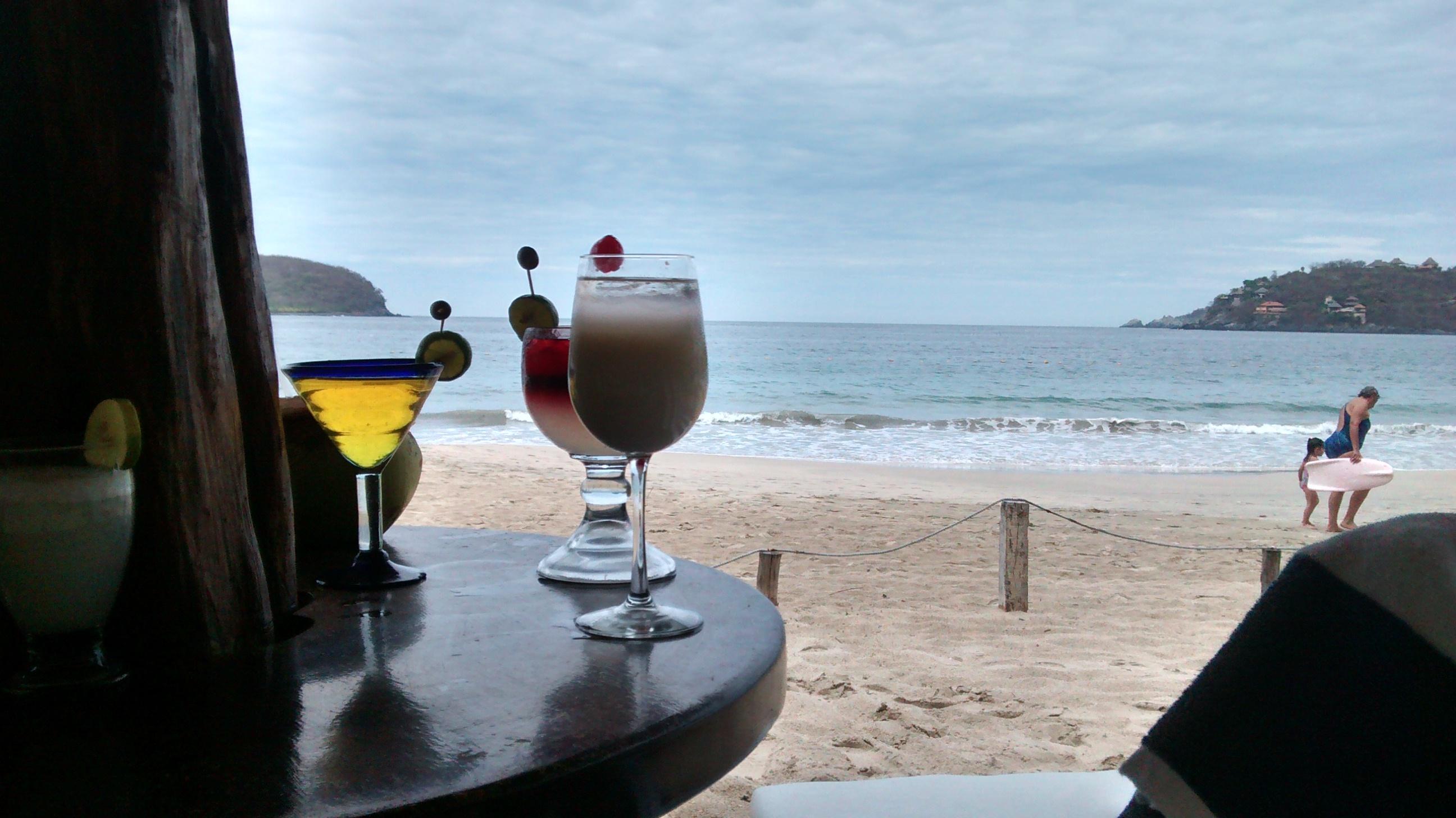 Hotel Catalina Beach Resort Сиуатанехо Экстерьер фото