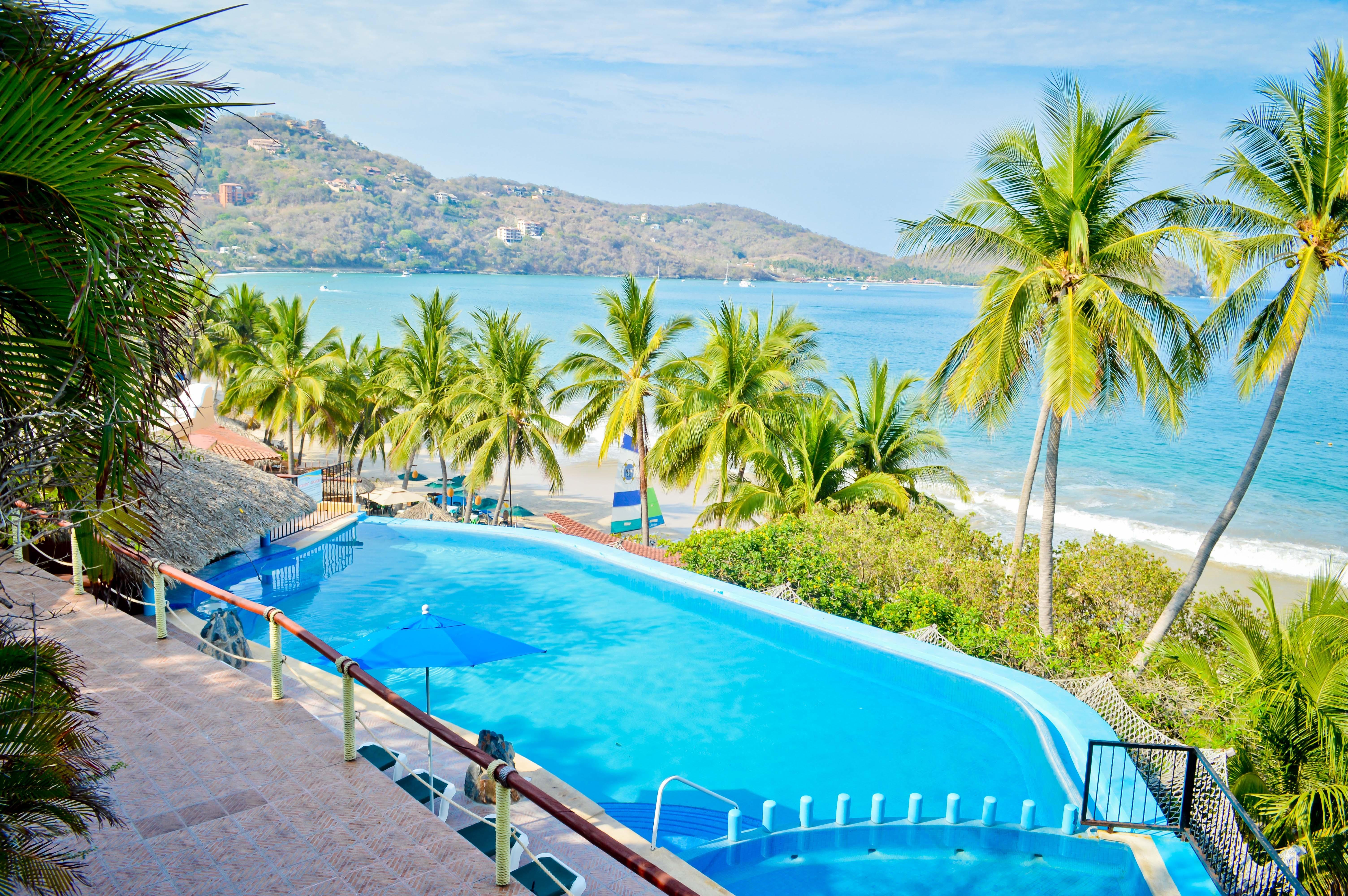 Hotel Catalina Beach Resort Сиуатанехо Экстерьер фото