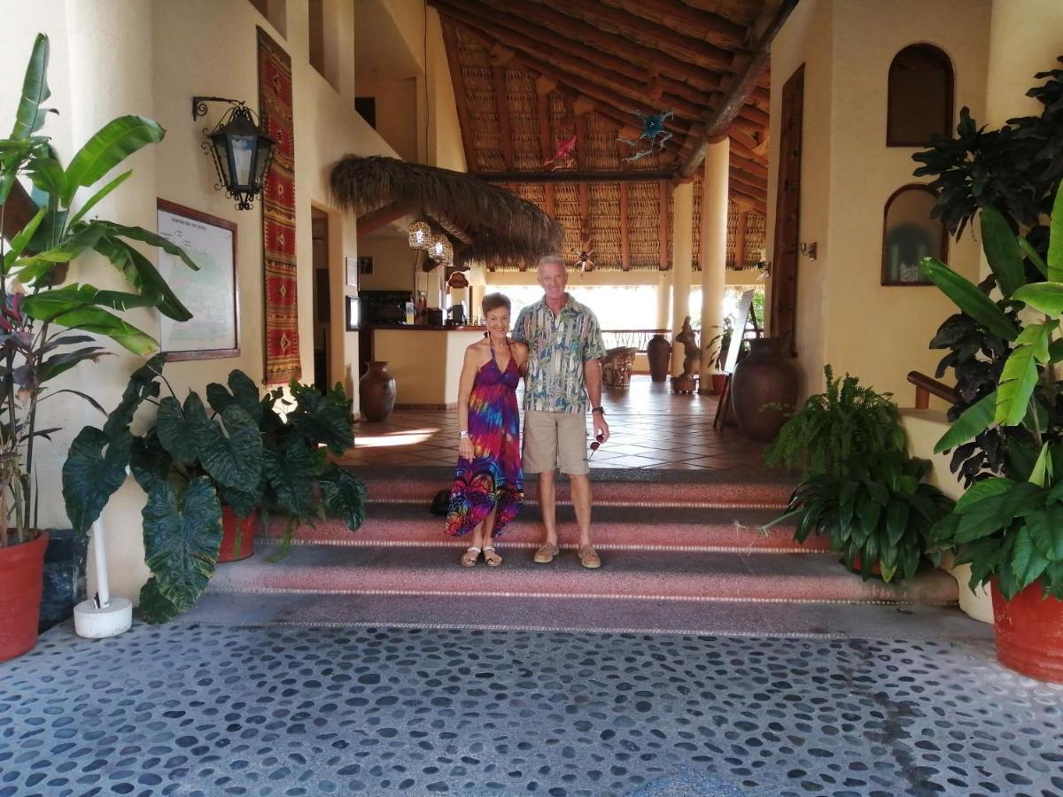 Hotel Catalina Beach Resort Сиуатанехо Экстерьер фото