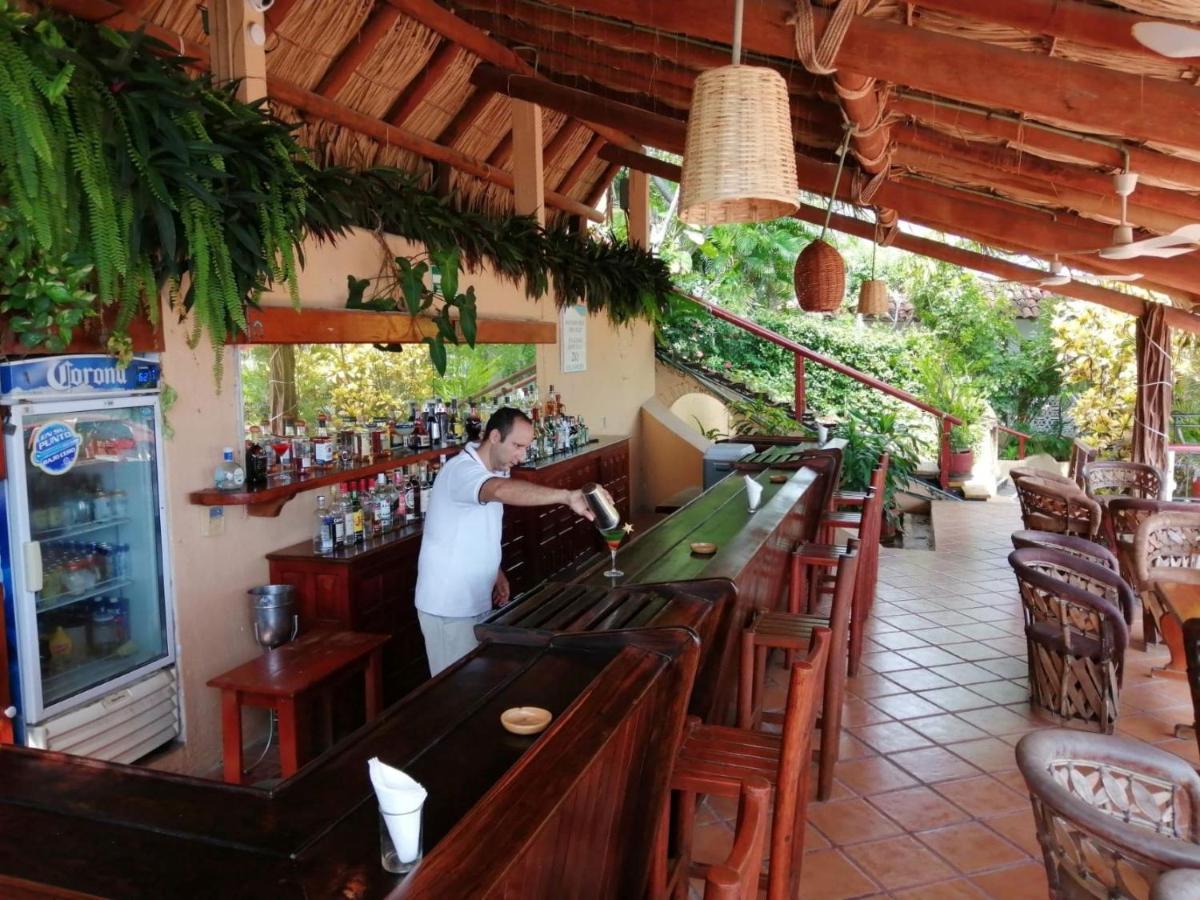 Hotel Catalina Beach Resort Сиуатанехо Экстерьер фото