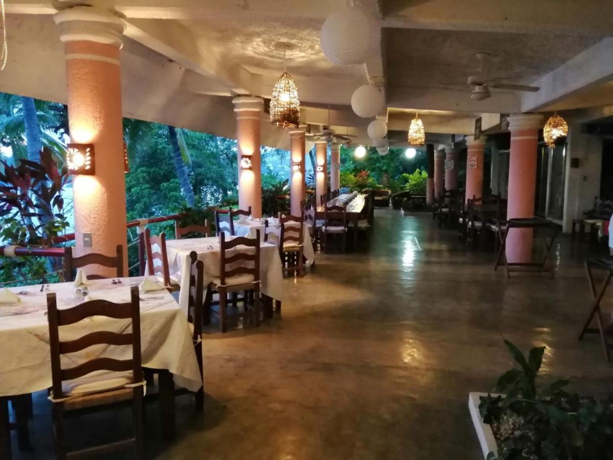 Hotel Catalina Beach Resort Сиуатанехо Экстерьер фото