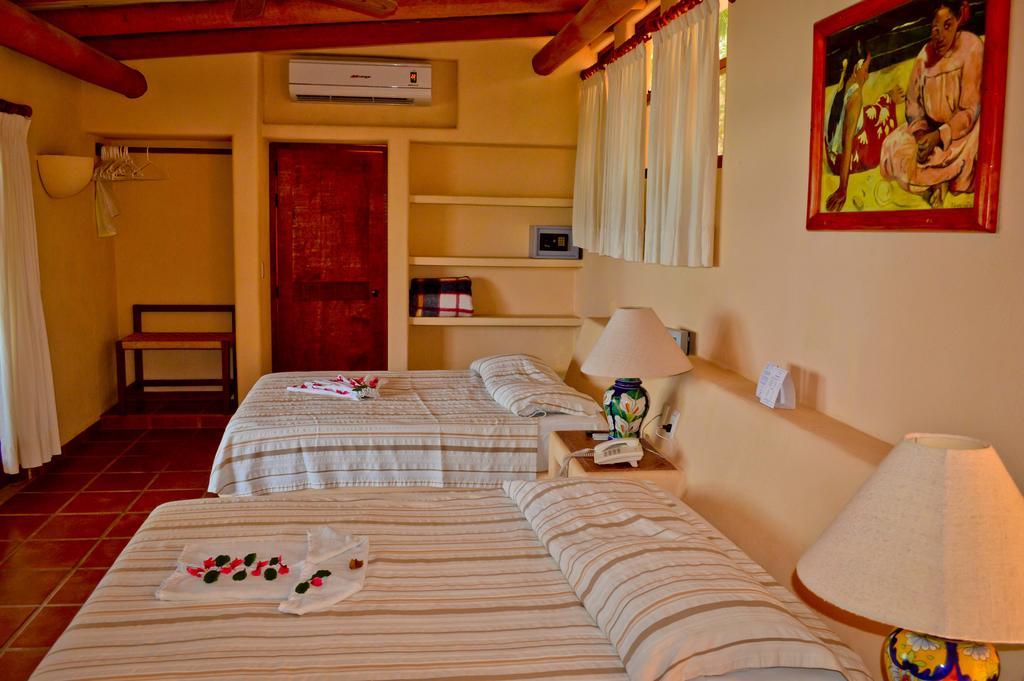 Hotel Catalina Beach Resort Сиуатанехо Экстерьер фото